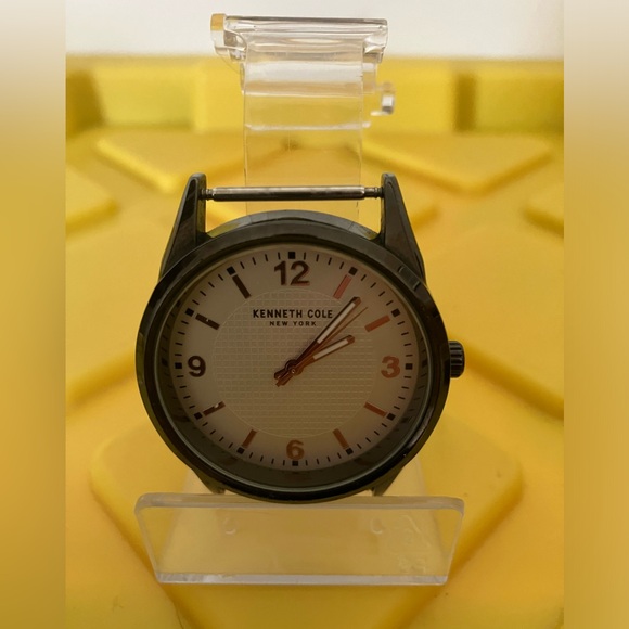 Men’s watch lot (2) - Kenneth Cole, Charisma watches- two watches (no bands) - Picture 4 of 6